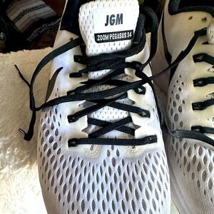 JGM Pegasus 34 Nike, white & Black . Great condition , 10.5 size.